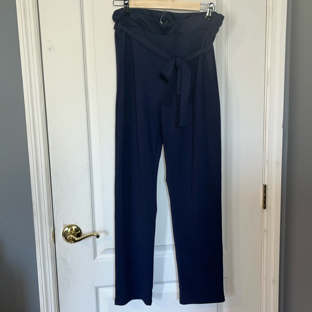 SHEIN solid blue pants with pockets and belt. Great for work